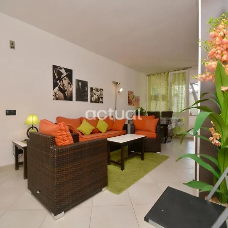 Apartment Politur J-18 *