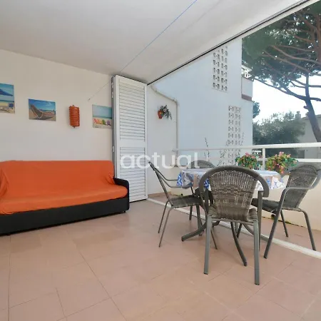 Politur J-18 Apartment *